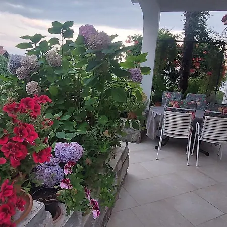 Livio Apartment *